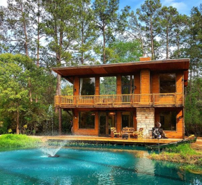 Waterfront Houston Hide out In A Magical Forest
